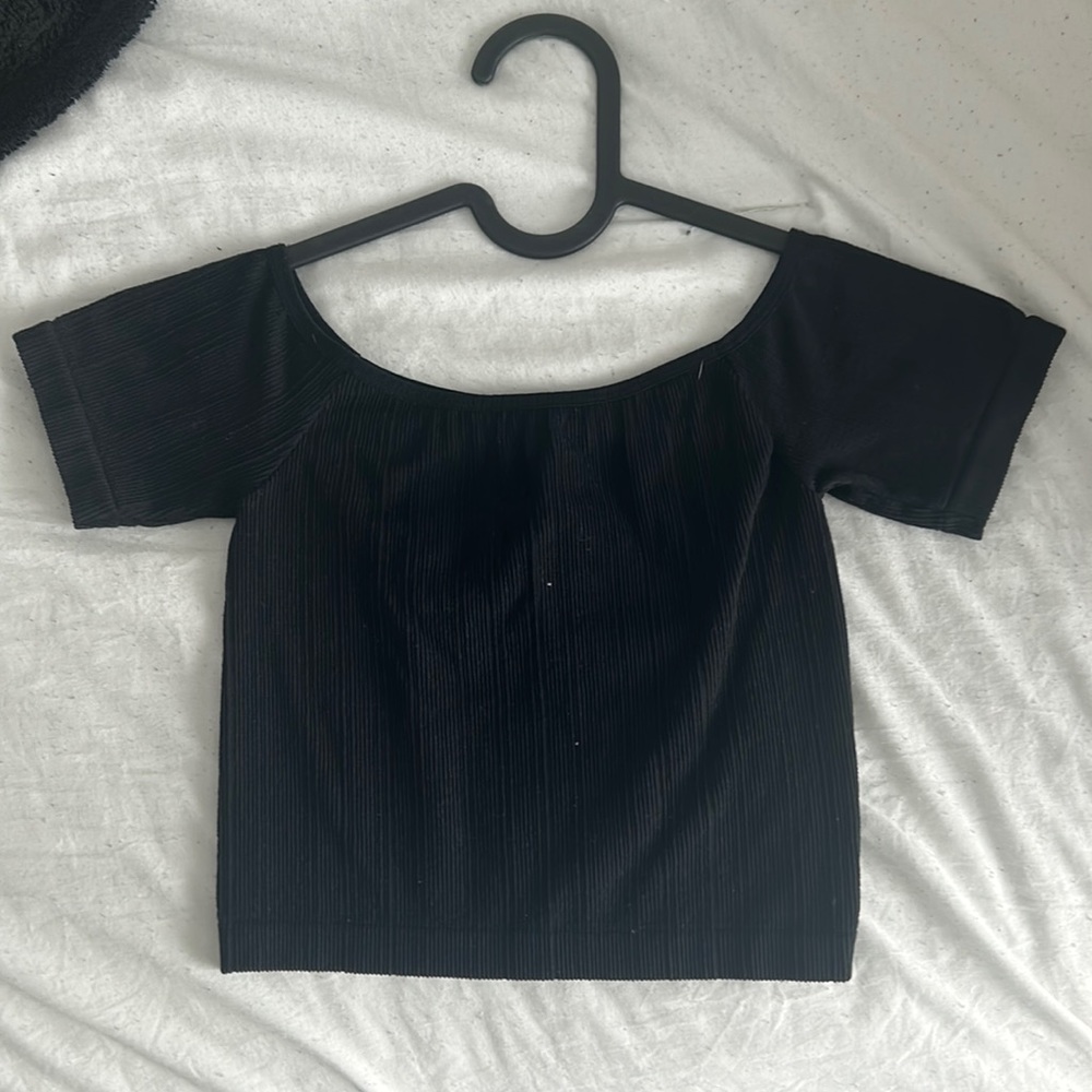 black crop top